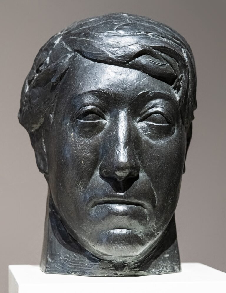 Retrato escultórico del pintor Joaquim Sunyer, obra de Manolo Hugué, en el MNAC
